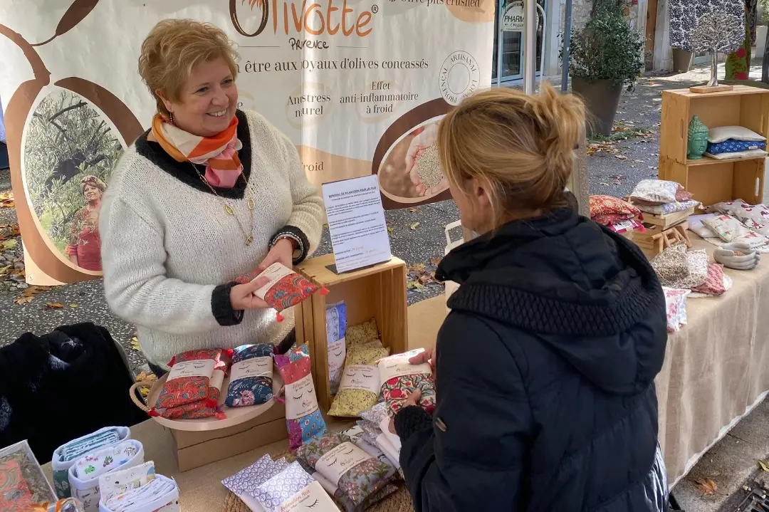 Olivotte au marché d'Éygalières
